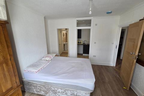 undefined, Franklin Crescent, Mitcham, CR4