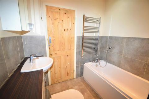 2 bedroom property to rent, Mornington Avenue, London, IG1