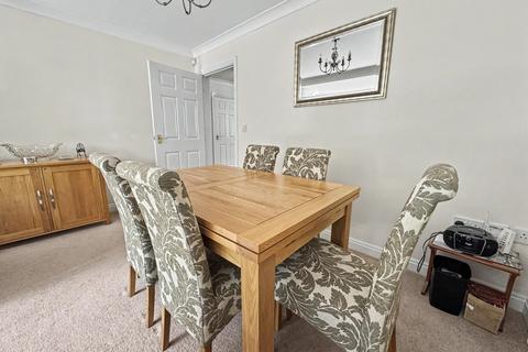 2 bedroom flat for sale, Ferndown
