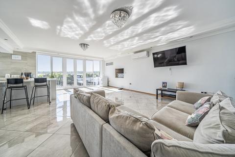 3 bedroom bungalow for sale, Cuxton Road, Rochester