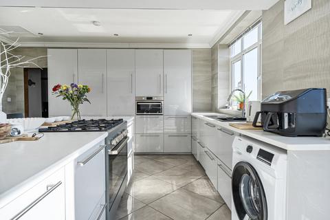 3 bedroom bungalow for sale, Cuxton Road, Rochester
