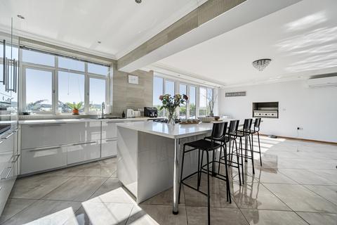 3 bedroom bungalow for sale, Cuxton Road, Rochester
