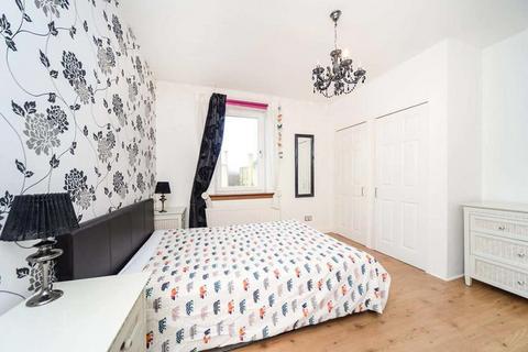 2 bedroom flat for sale, Craigentinny Road, Flat 6, Edinburgh EH7