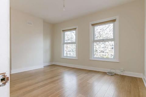 2 bedroom flat for sale, London SW16
