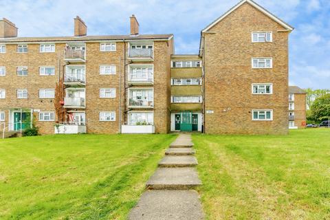 1 bedroom flat for sale, Lodge Lane, New Addington, Croydon, CR0