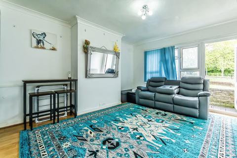 1 bedroom flat for sale, Lodge Lane, New Addington, Croydon, CR0
