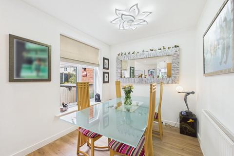 4 bedroom detached house for sale, Willow Close, Snodland ME6