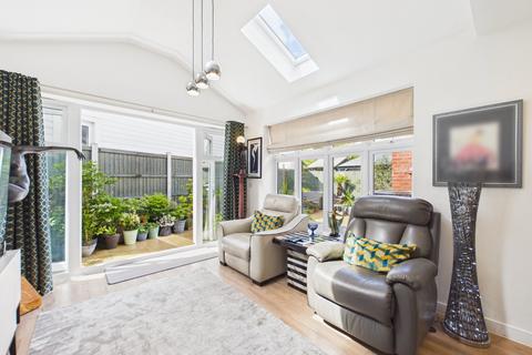 4 bedroom detached house for sale, Willow Close, Snodland ME6