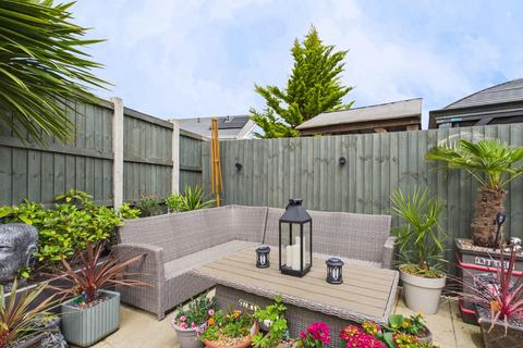 4 bedroom detached house for sale, Willow Close, Snodland ME6