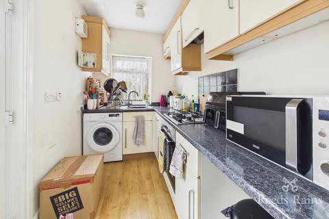 3 bedroom terraced house to rent, Wynyard Road, Sheffield S6
