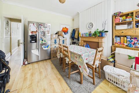 3 bedroom terraced house to rent, Wynyard Road, Sheffield S6