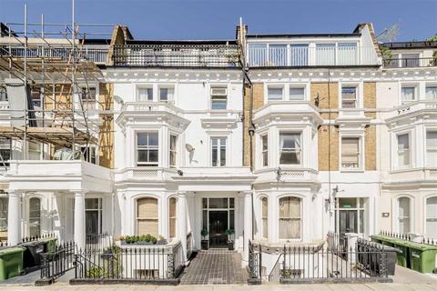 Sinclair Gardens, London W14
