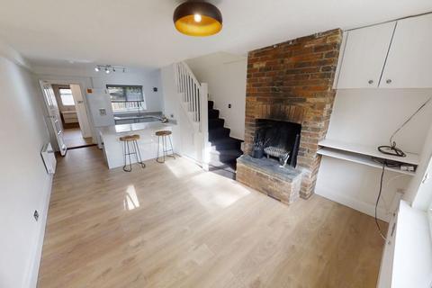 2 bedroom terraced house to rent, Lascombe Lane, Puttenham, GU3