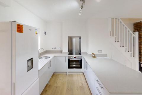 2 bedroom terraced house to rent, Lascombe Lane, Puttenham, GU3