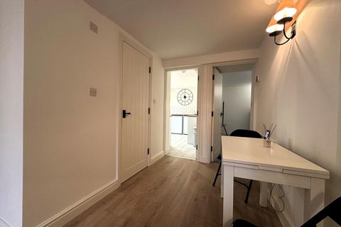 2 bedroom flat to rent, Brunswick Road, Gloucester GL1