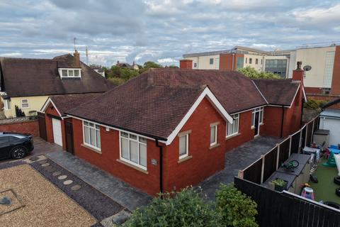Bungalow - Dunes Avenue, South Shore FY4