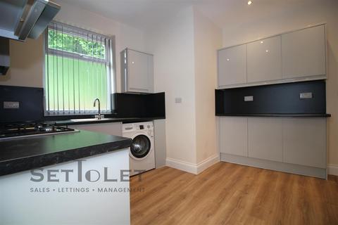 4 bedroom terraced house to rent, New Bridge Street, Leicester