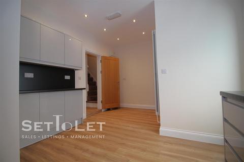 4 bedroom terraced house to rent, New Bridge Street, Leicester
