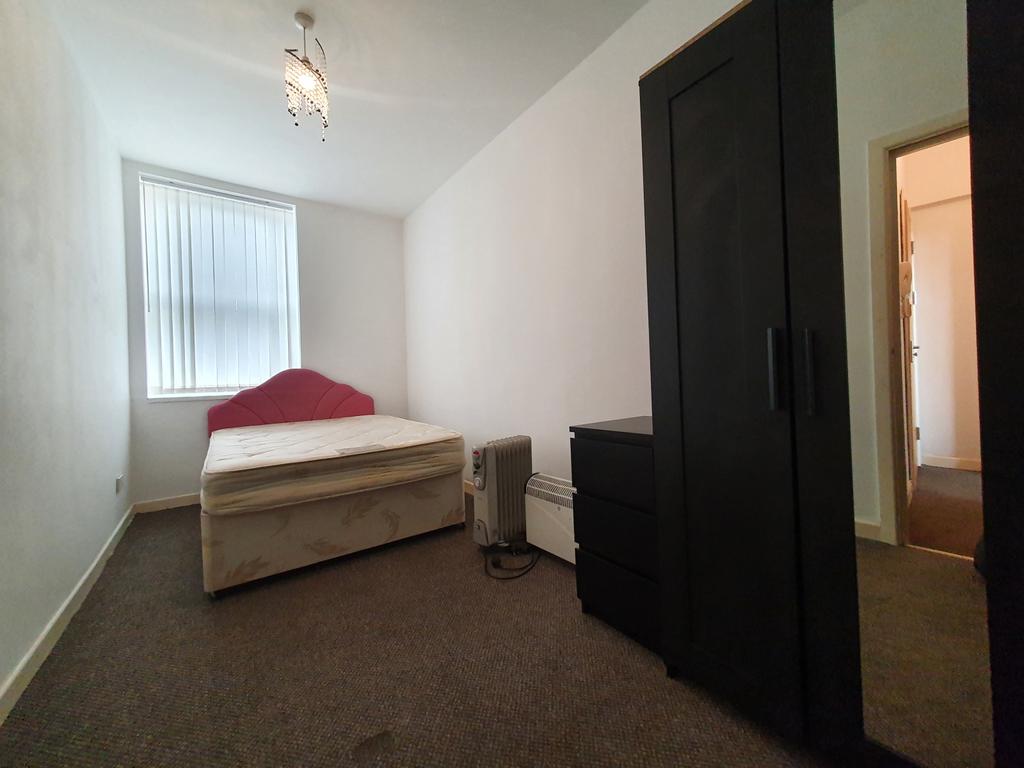 Apartment in Cardiff, Adamsdown - View 5