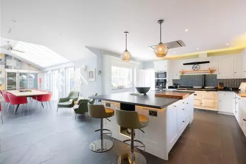 5 bedroom detached house for sale - Bild 4