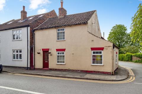2 bedroom detached house for sale, Hornsea Road, Hull, HU11