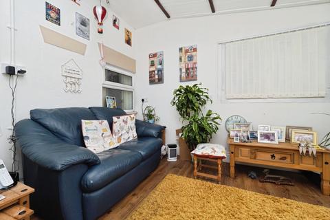 2 bedroom detached house for sale, Hornsea Road, Hull, HU11