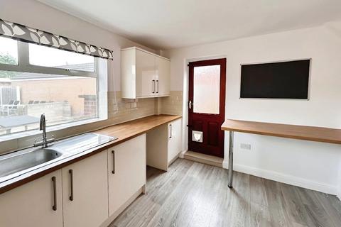 3 bedroom semi-detached house to rent, Millwood Road, Doncaster DN4