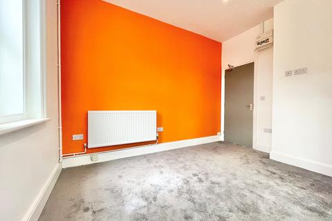 Studio to rent, Waterworks Road, Norwich, NR2