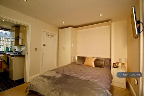 Studio to rent, St. Georges Place, Bath, BA1