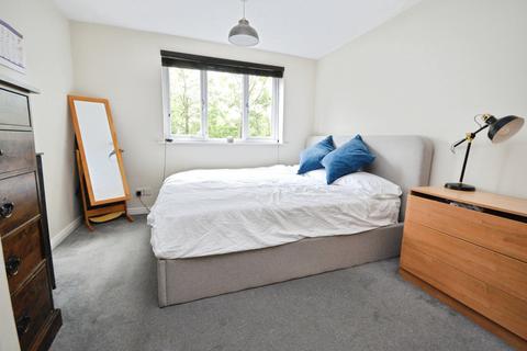 2 bedroom flat for sale, Varsity Drive, Twickenham TW1