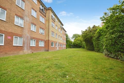 2 bedroom flat for sale, Varsity Drive, Twickenham TW1