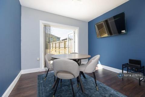 undefined, Fereneze Avenue, Glasgow, G76