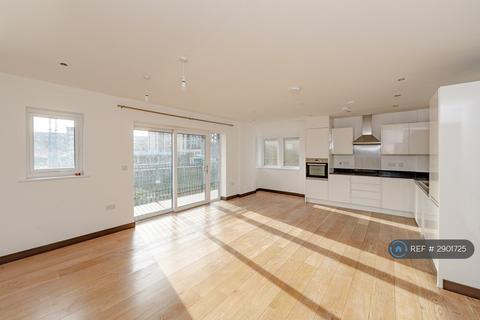 2 bedroom flat to rent, Sharleston Court, Barking, IG11