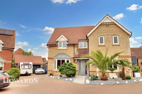4 bedroom detached house for sale, Ullswater, Lowestoft