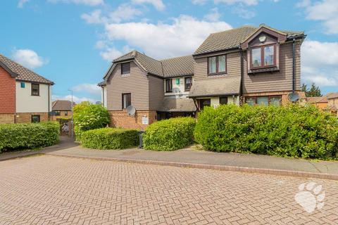 undefined, Robinia Close, Basildon SS15