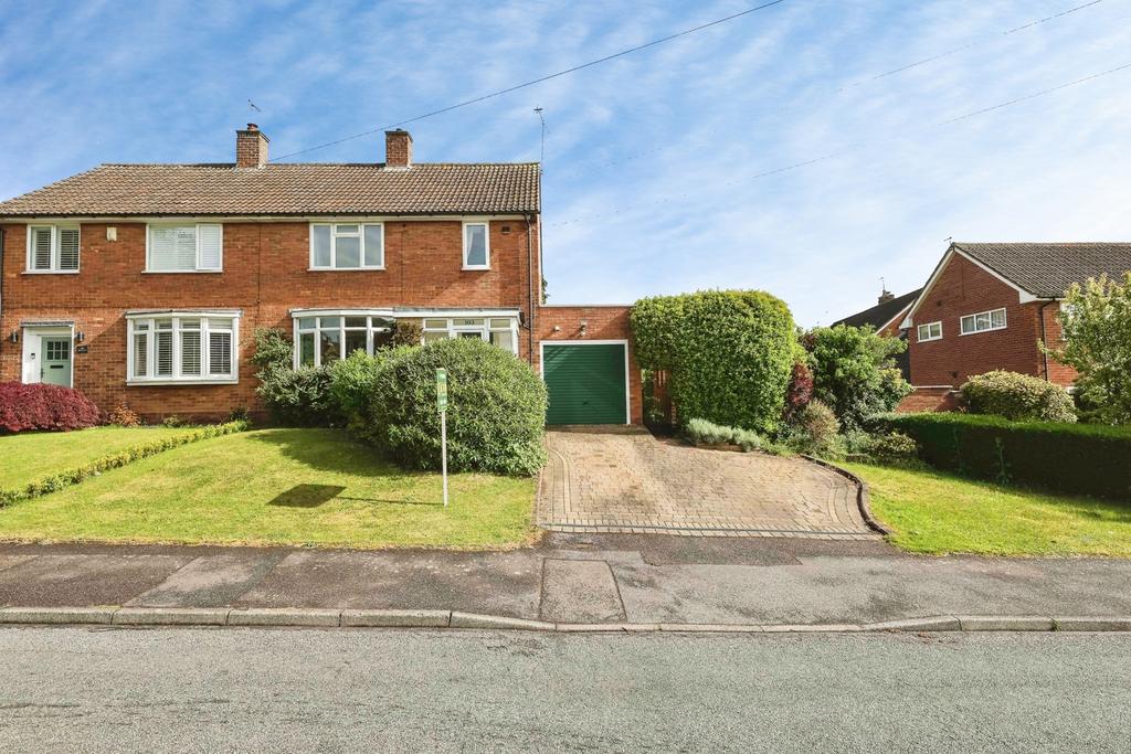 3 bedroom semi-detached house for sale