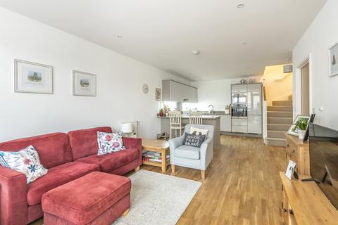 3 bedroom flat to rent, Boundaries Road, Balham, London, SW12