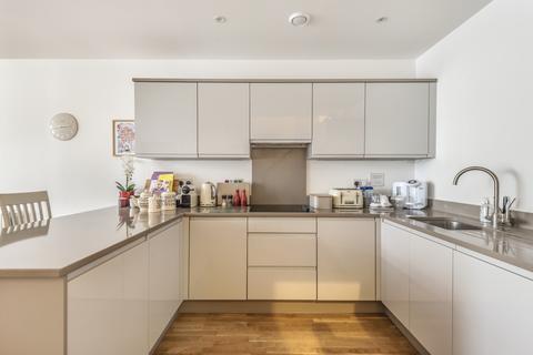 3 bedroom flat to rent, Boundaries Road, Balham, London, SW12