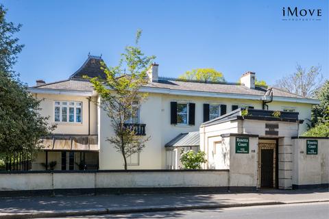 2 bedroom retirement property for sale, 27 Rosetta Court, London SE19