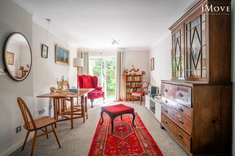 2 bedroom retirement property for sale, 27 Rosetta Court, London SE19