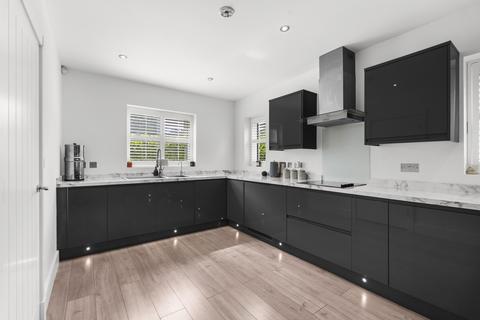 4 bedroom semi-detached house for sale, High Wych Road, Sawbridgeworth CM21