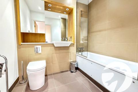 2 bedroom flat for sale, Grove Place, London, SE9