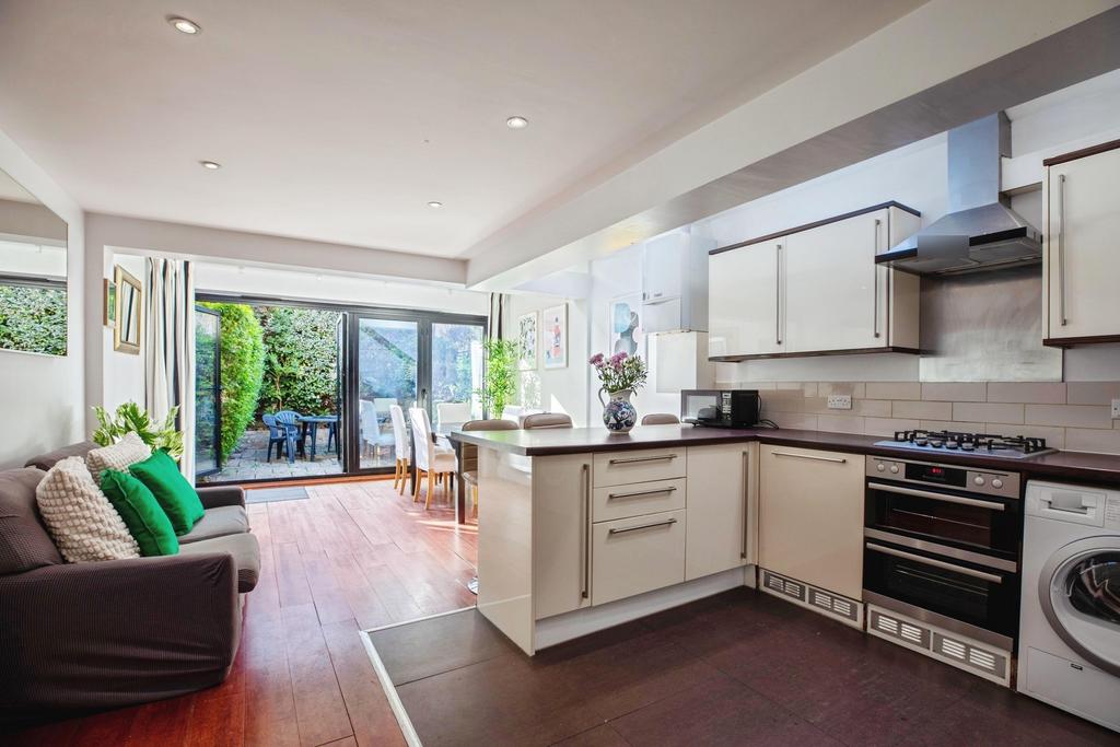 House in London - View 3