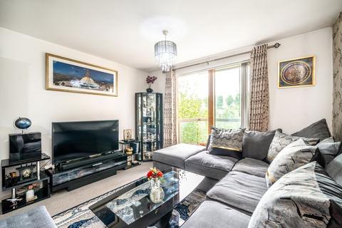 2 bedroom flat for sale, London Road, Isleworth TW7