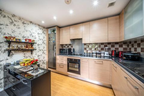 2 bedroom flat for sale, London Road, Isleworth TW7