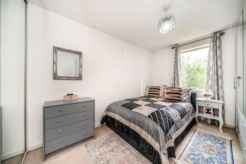 2 bedroom flat for sale, London Road, Isleworth TW7