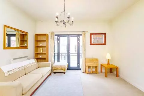 1 bedroom apartment to rent - Radharc 3