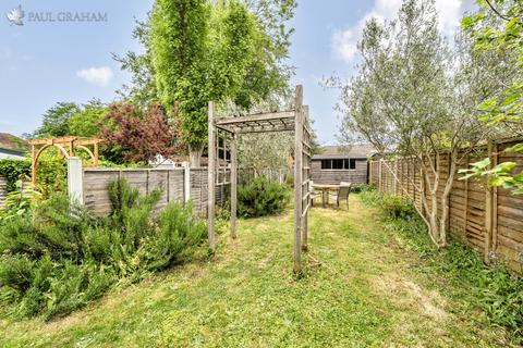 3 bedroom apartment for sale, Lavender Close, Carshalton