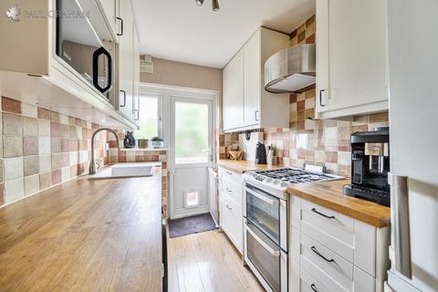 3 bedroom apartment for sale, Lavender Close, Carshalton