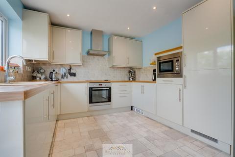 3 bedroom townhouse for sale, Wallingfield Court, Sheffield S26